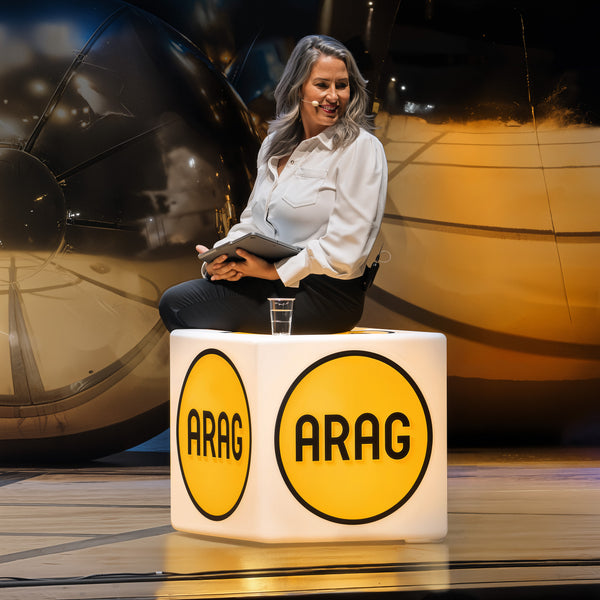 Op maat gemaakt LED kruk stoel display met logo, verlichte draadloze lichtbak kubus