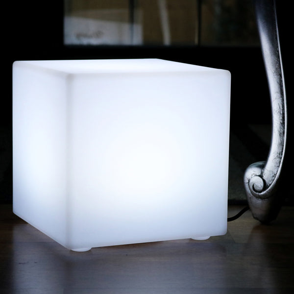 Netvoeding LED tafellamp, 30cm Kubus, Uitgevoerd Met E27 Lamp Wit