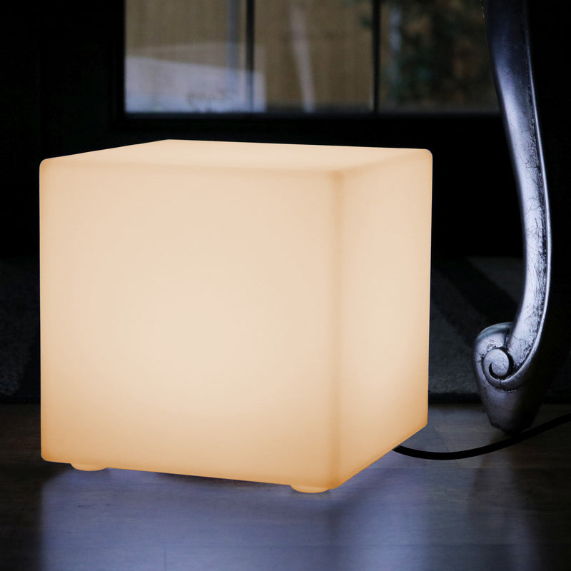 Moderne Tafellamp Voor De Slaapkamer, 30cm kubus, LED E27 Warm Wit